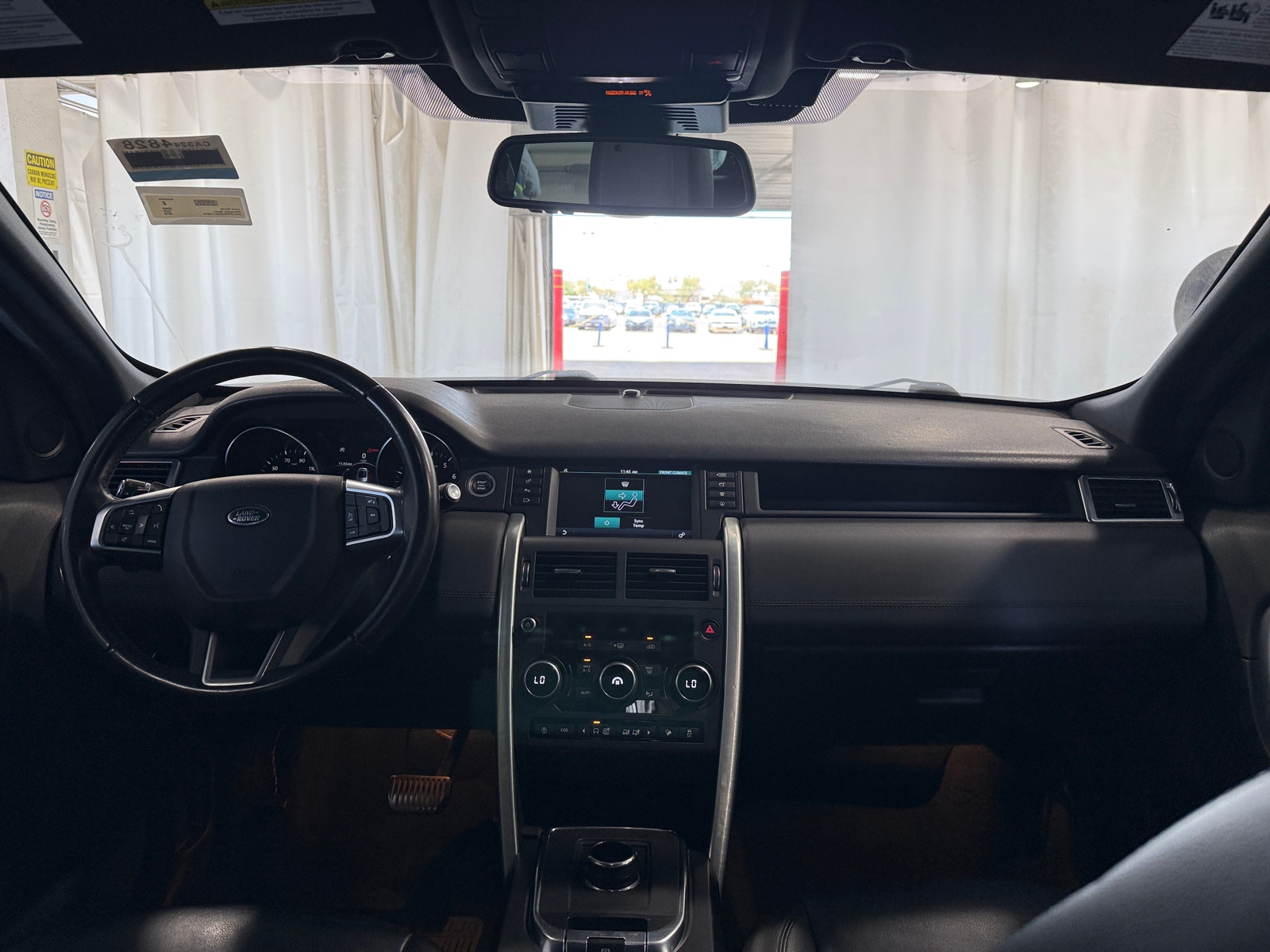 Thumbnail: 2018 Land Rover Discovery Sport - 2