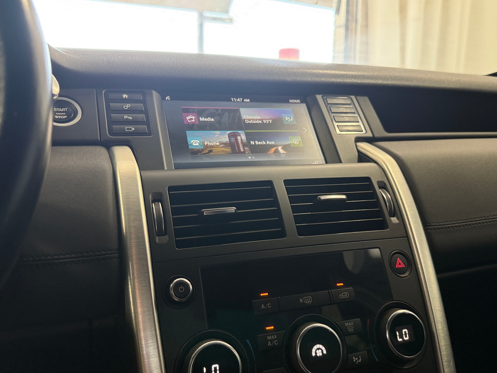 Thumbnail: 2018 Land Rover Discovery Sport - 3
