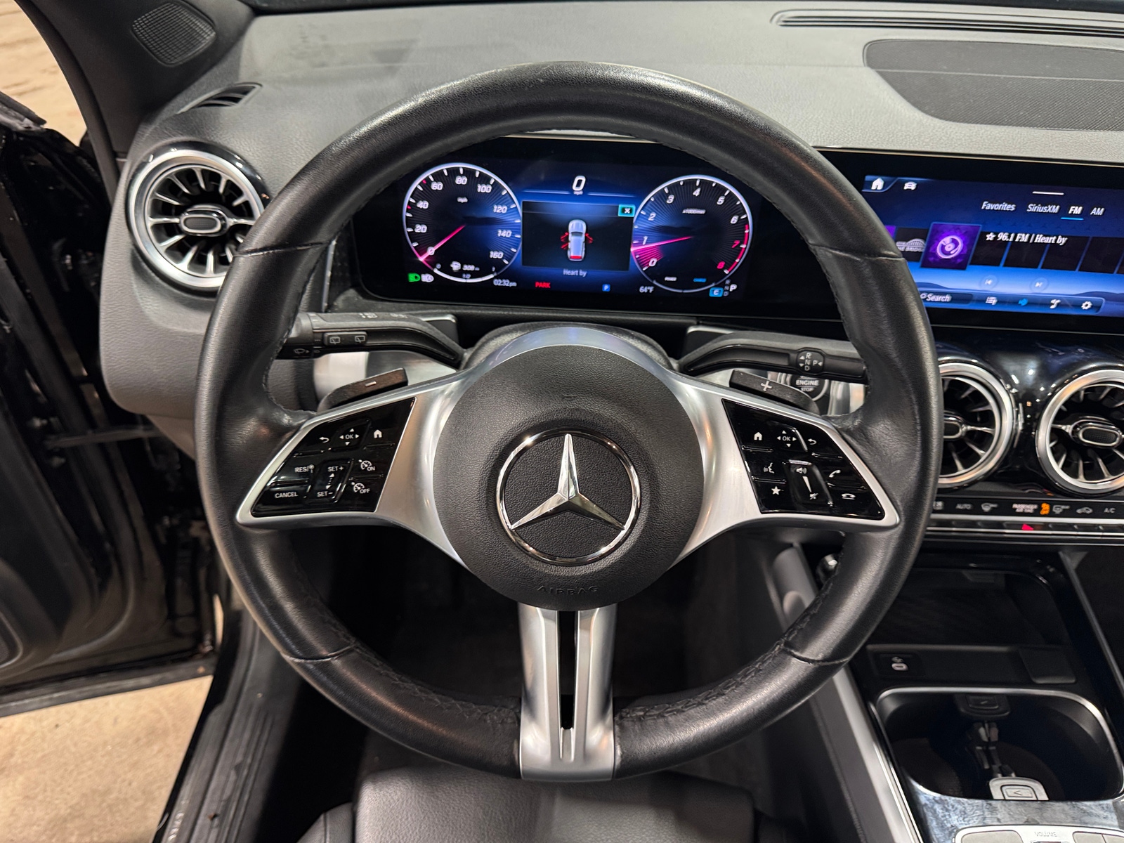 Thumbnail: 2025 Mercedes-Benz GLB - 4
