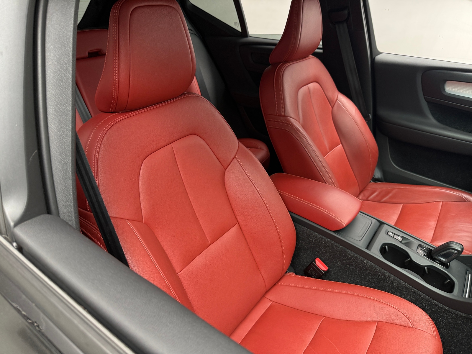 Thumbnail: 2020 Volvo XC40 - 2