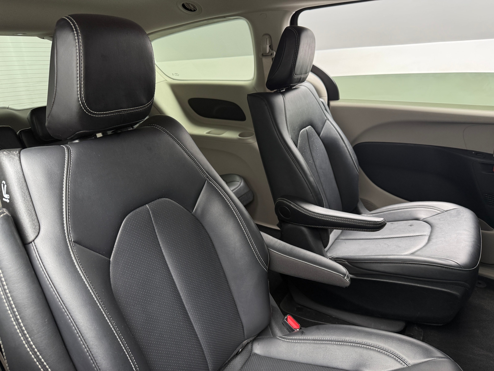 Thumbnail: 2024 Chrysler Pacifica - 5