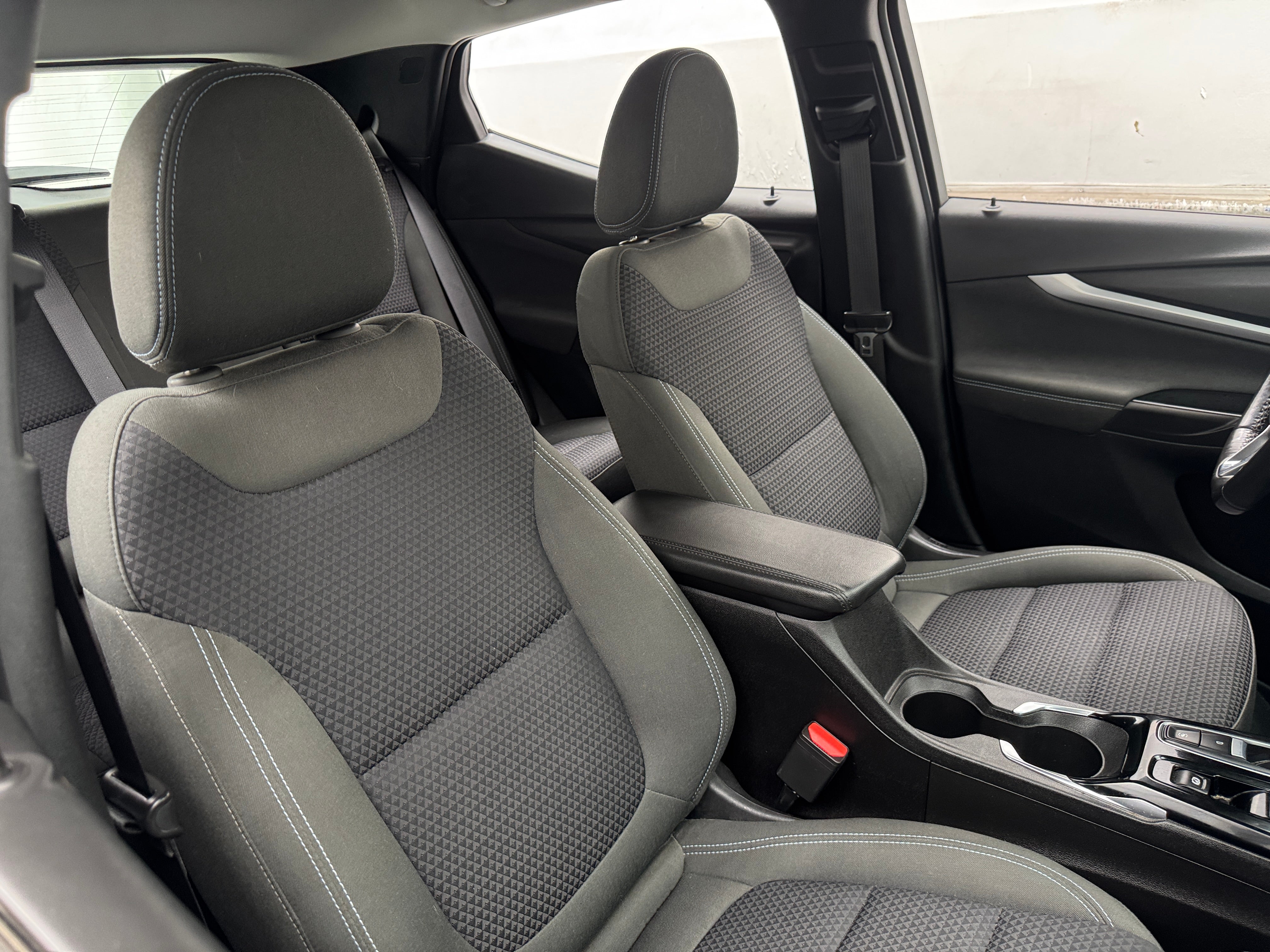 Used 2023 Chevrolet Bolt EUV LT with VIN 1G1FY6S00P4203887 for sale in Oak Creek, WI