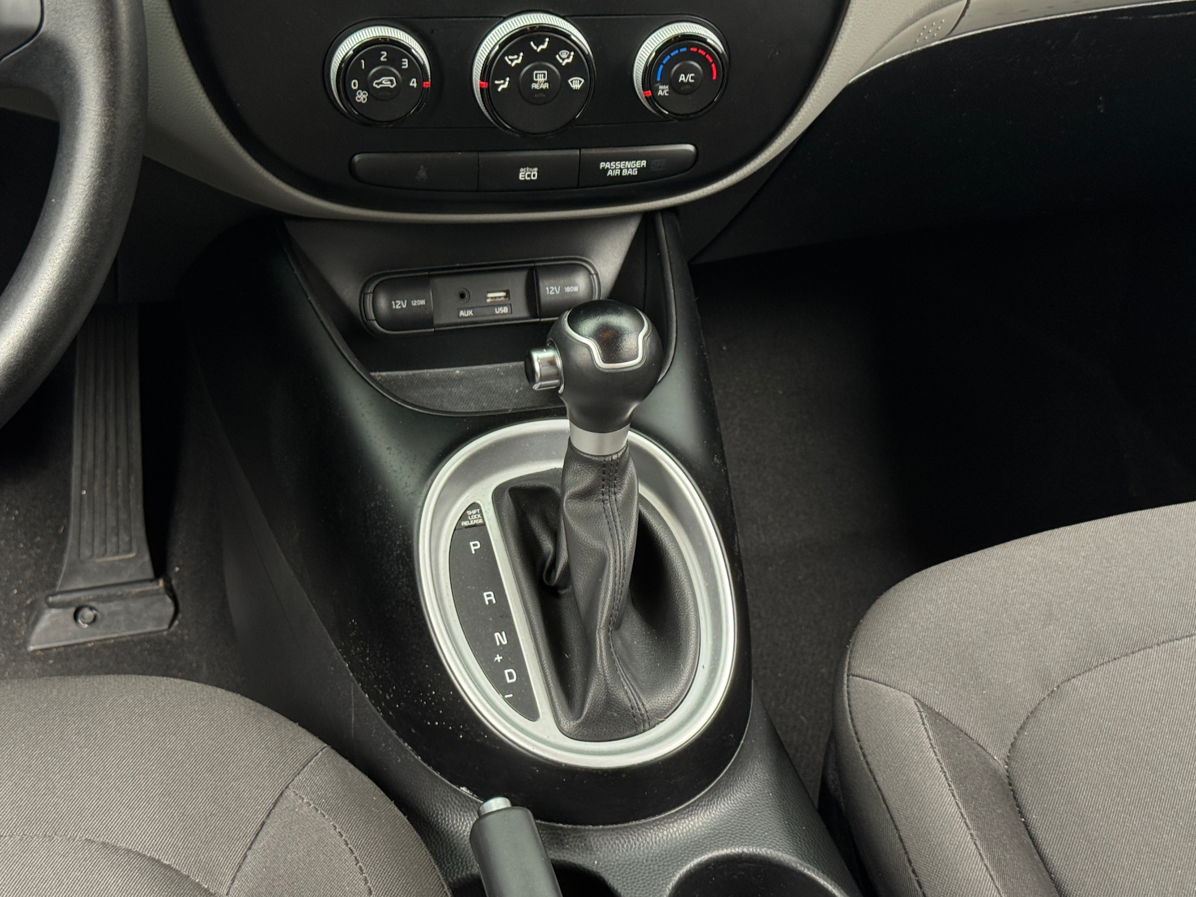 Used 2016 Kia Soul Base with VIN KNDJN2A21G7355908 for sale in Colonial Heights, VA