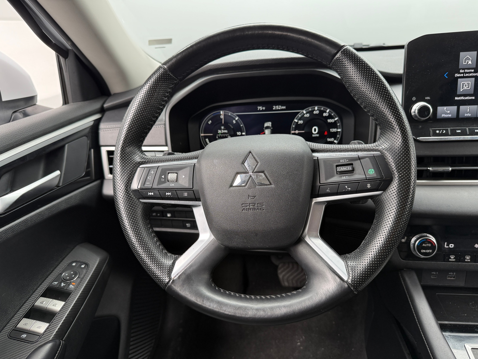 Thumbnail: 2024 Mitsubishi Outlander - 4