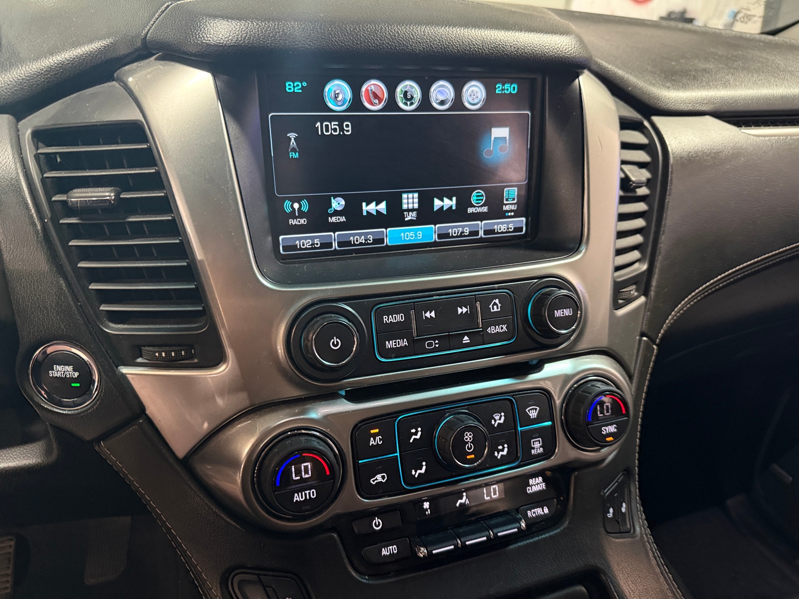 Thumbnail: 2019 Chevrolet Suburban - 3