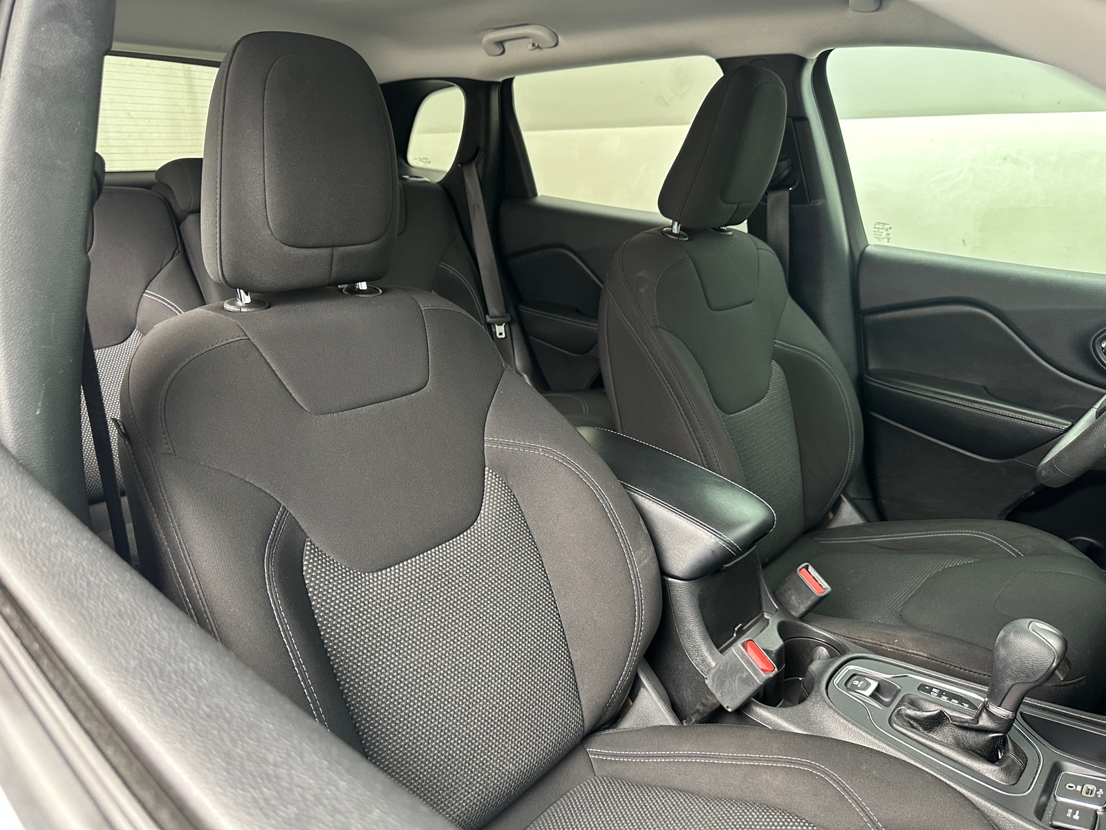Thumbnail: 2020 Jeep Cherokee - 2