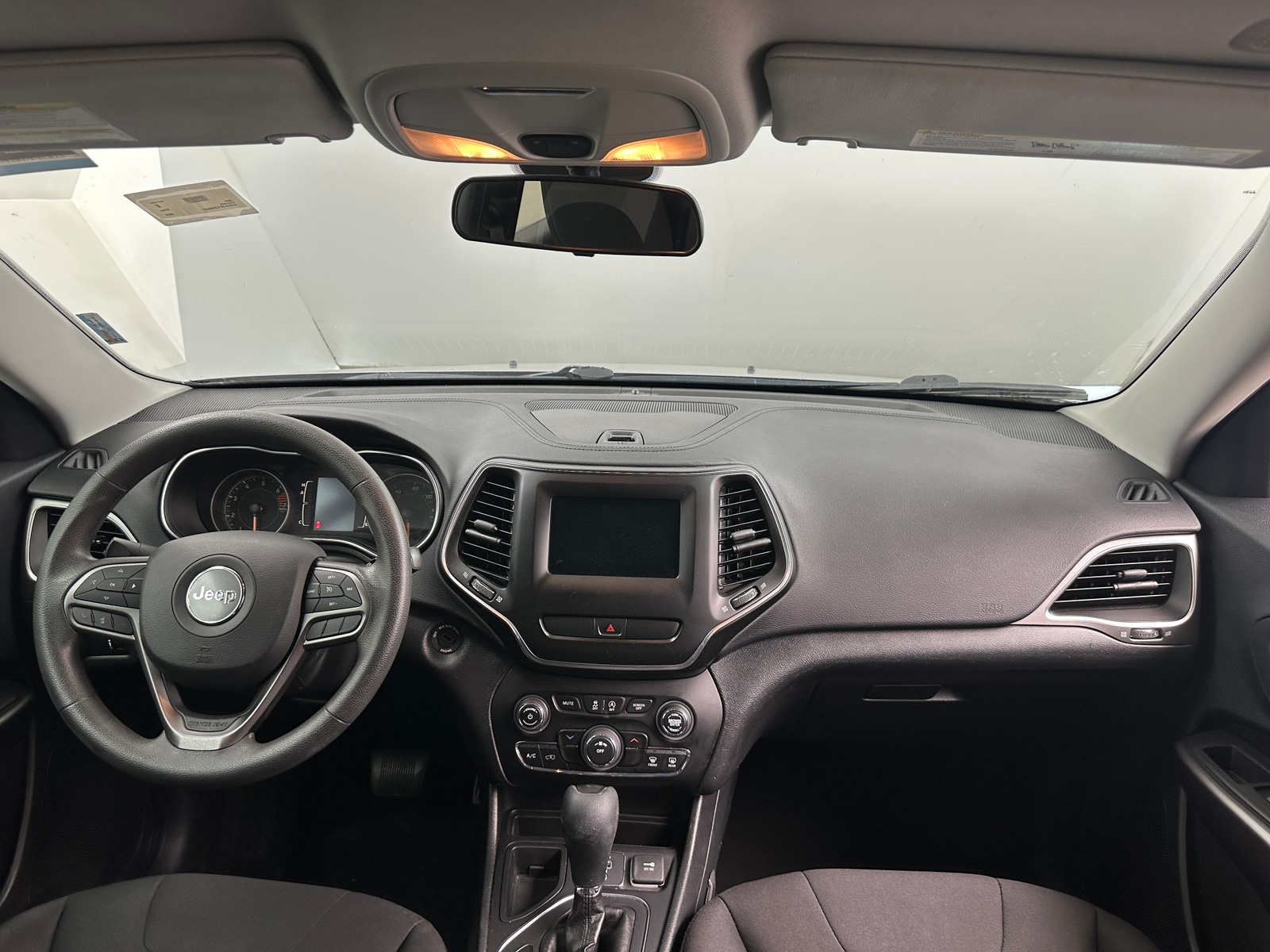 Thumbnail: 2020 Jeep Cherokee - 3