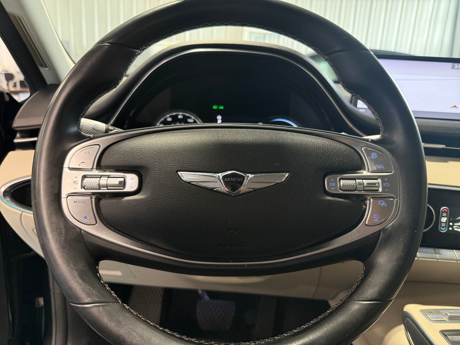 Thumbnail: 2022 Genesis GV70 - 4