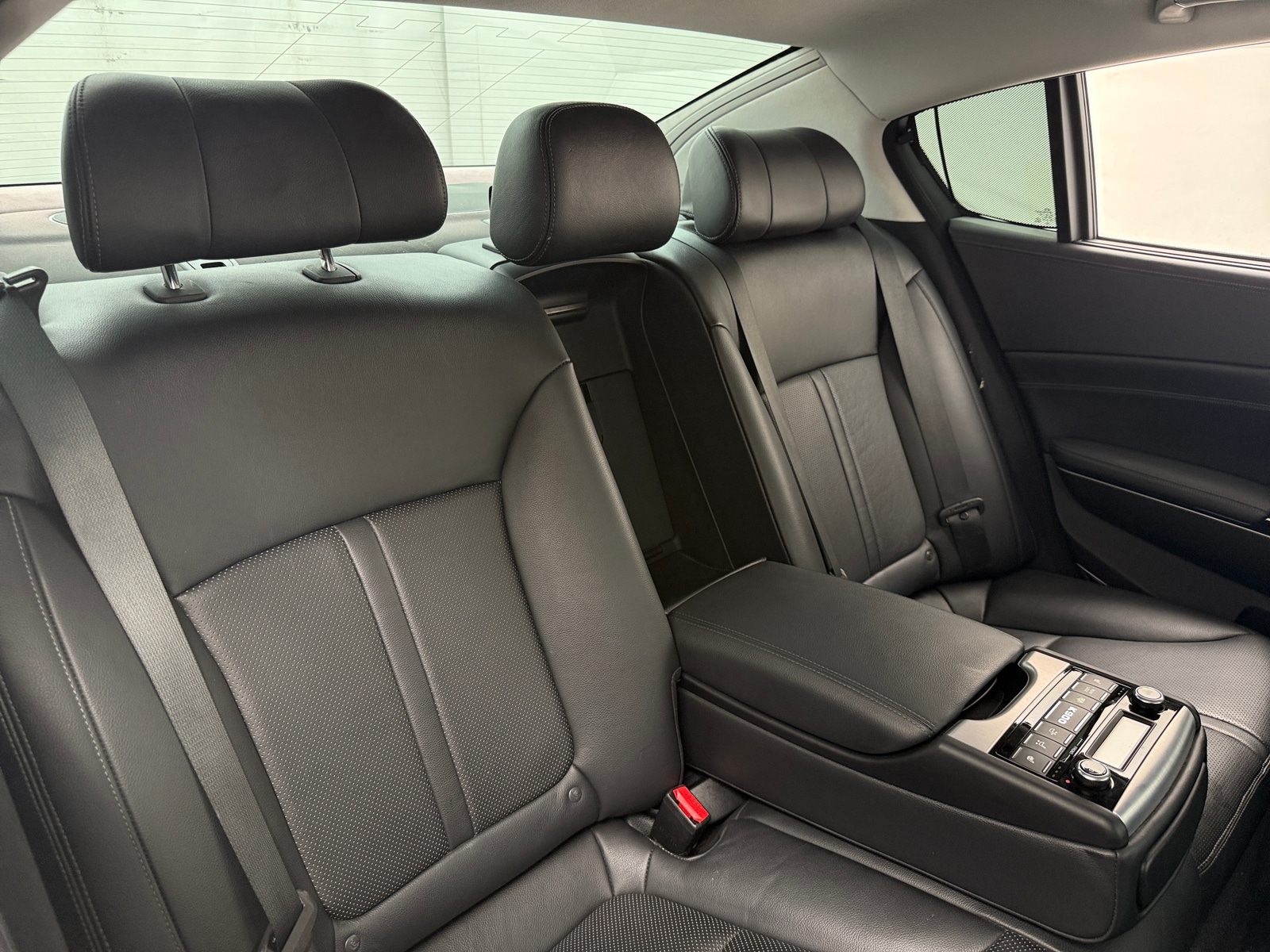 Thumbnail: 2015 Kia K900 - 5