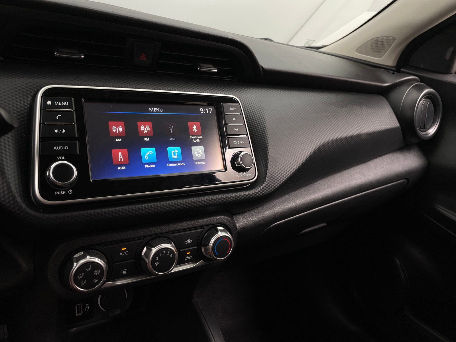 Thumbnail: 2024 Nissan Kicks - 4