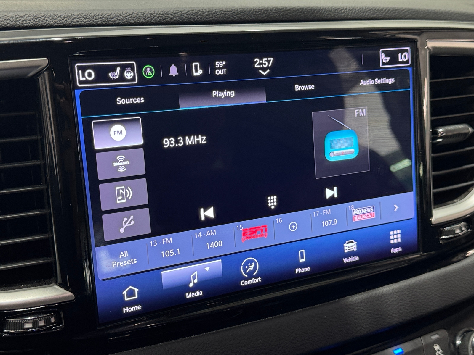 Thumbnail: 2024 Chrysler Pacifica - 3