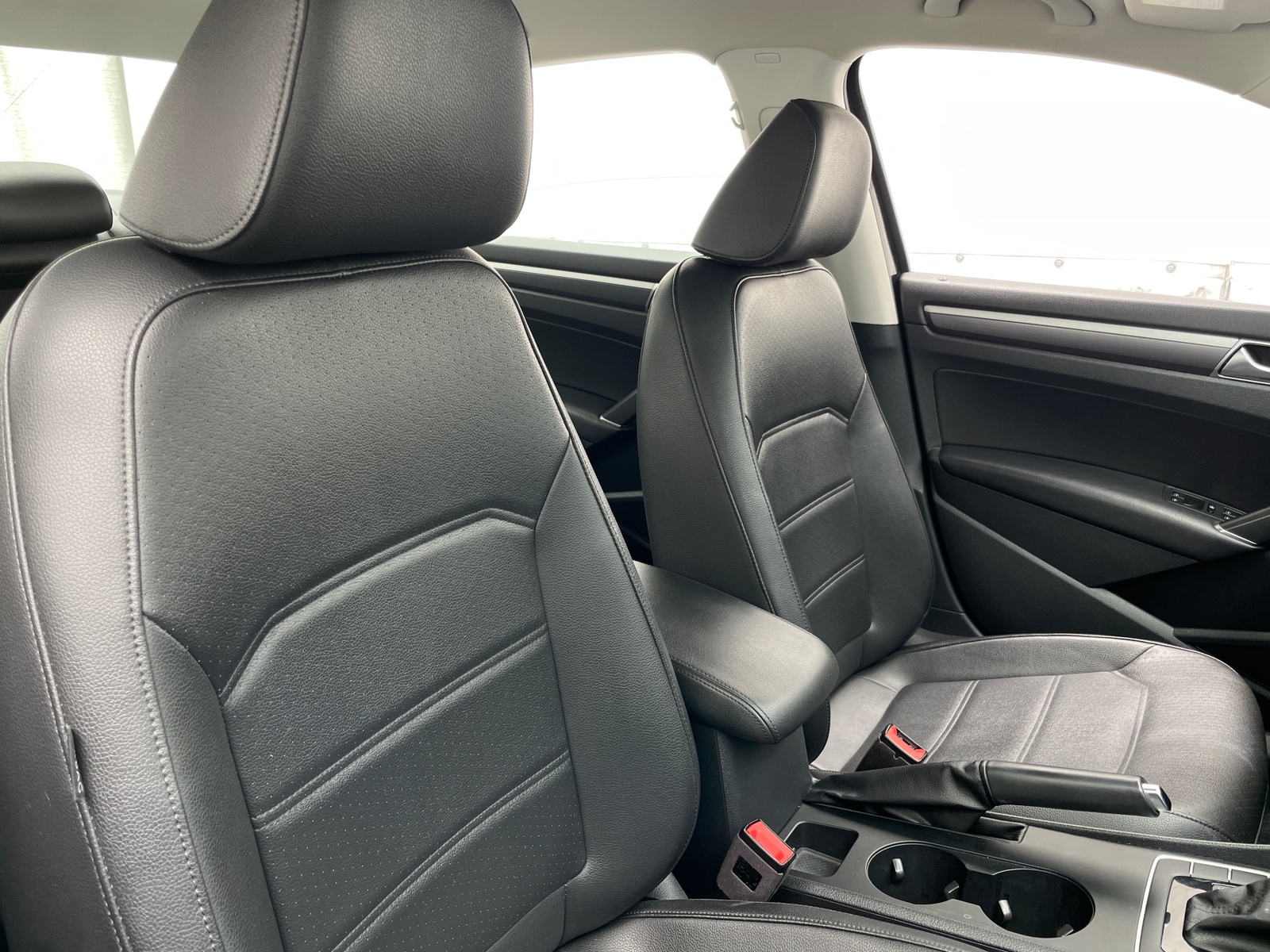 Thumbnail: 2018 Volkswagen Passat - 2