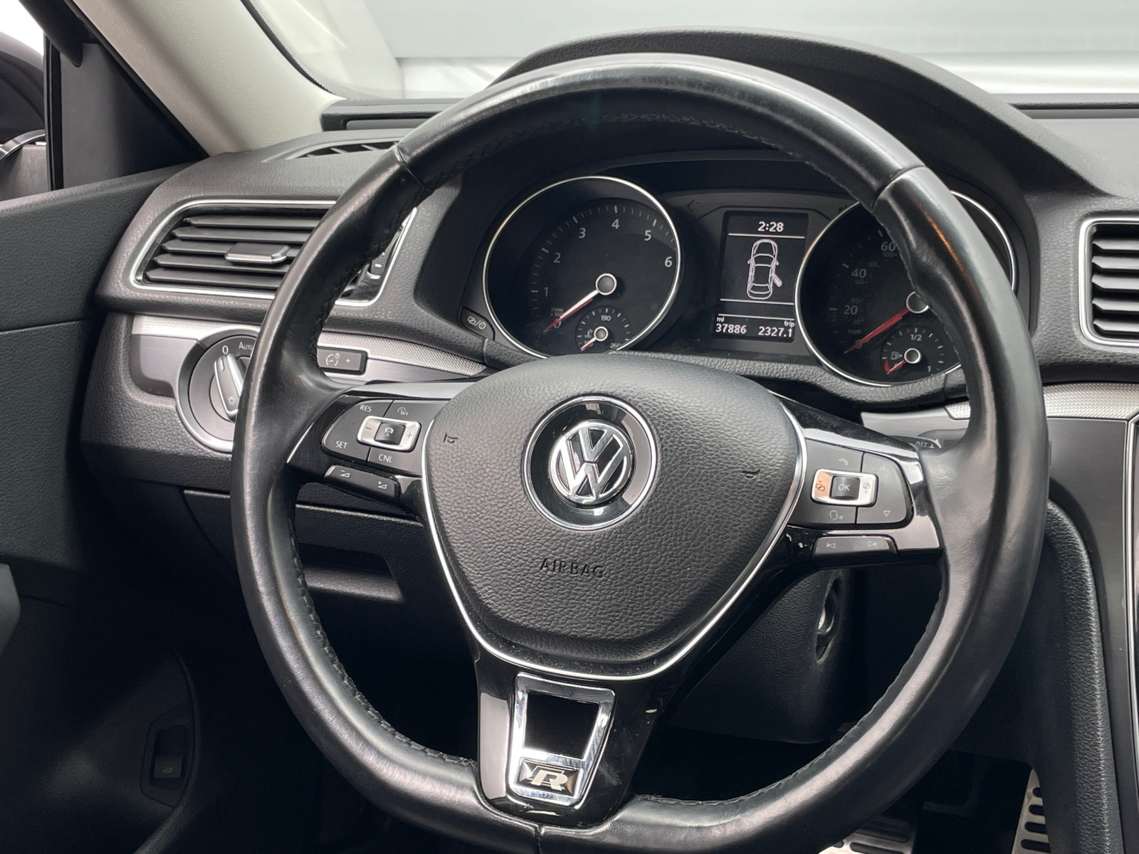 Thumbnail: 2018 Volkswagen Passat - 5