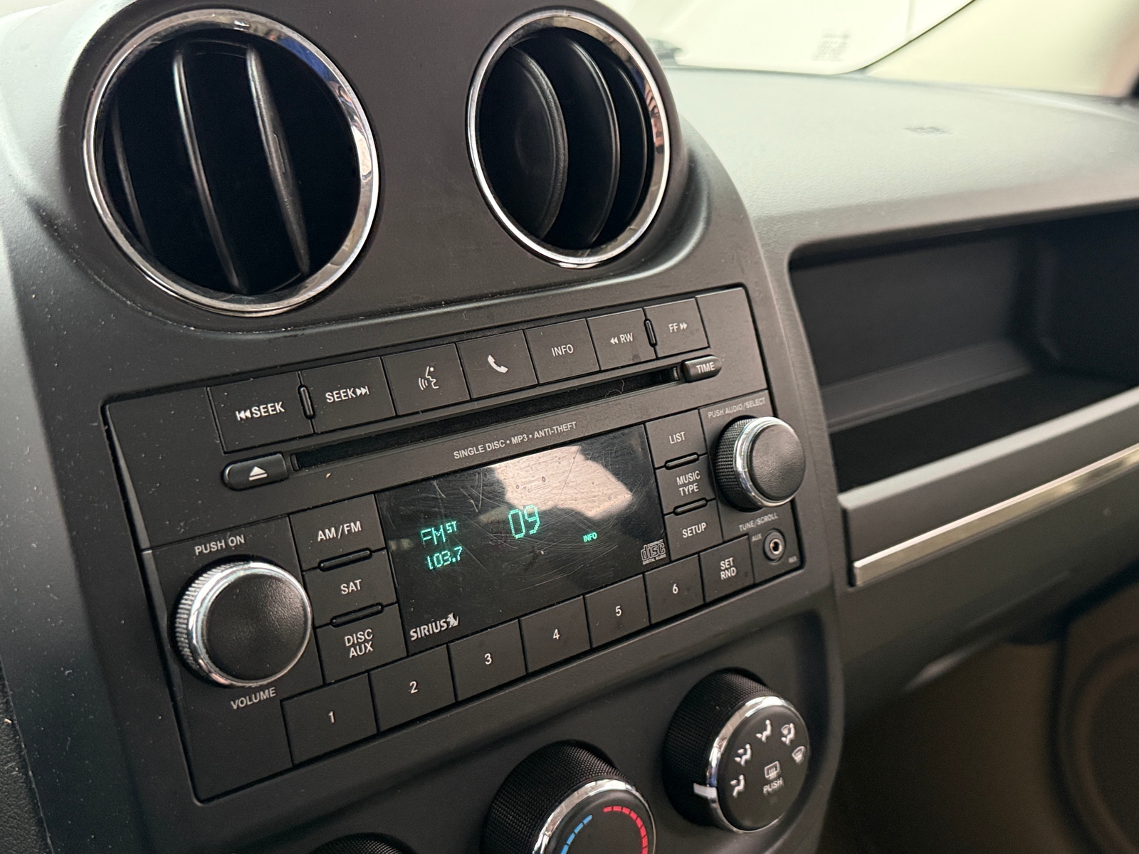 Thumbnail: 2016 Jeep Patriot - 4