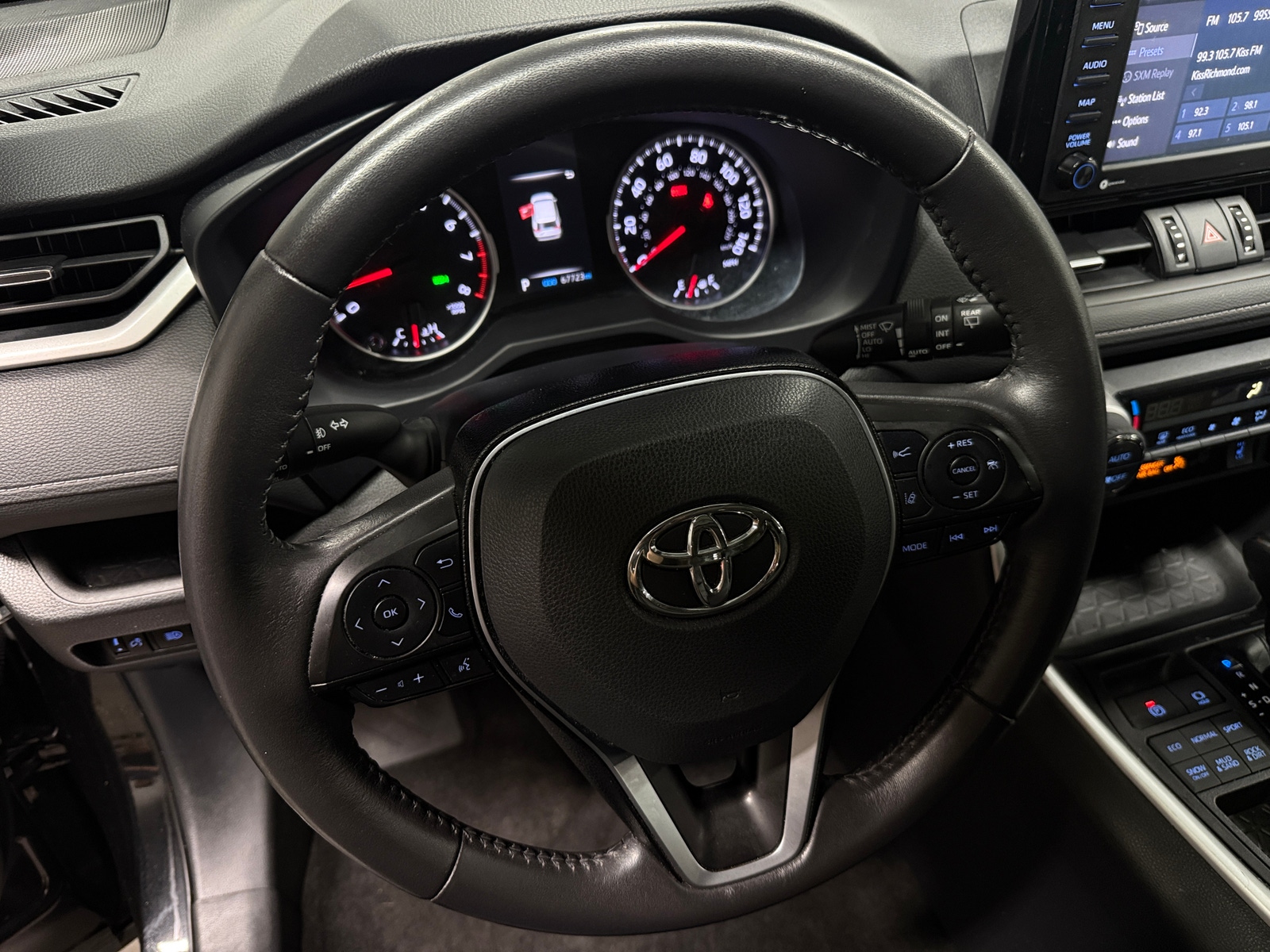Thumbnail: 2021 Toyota RAV4 - 4