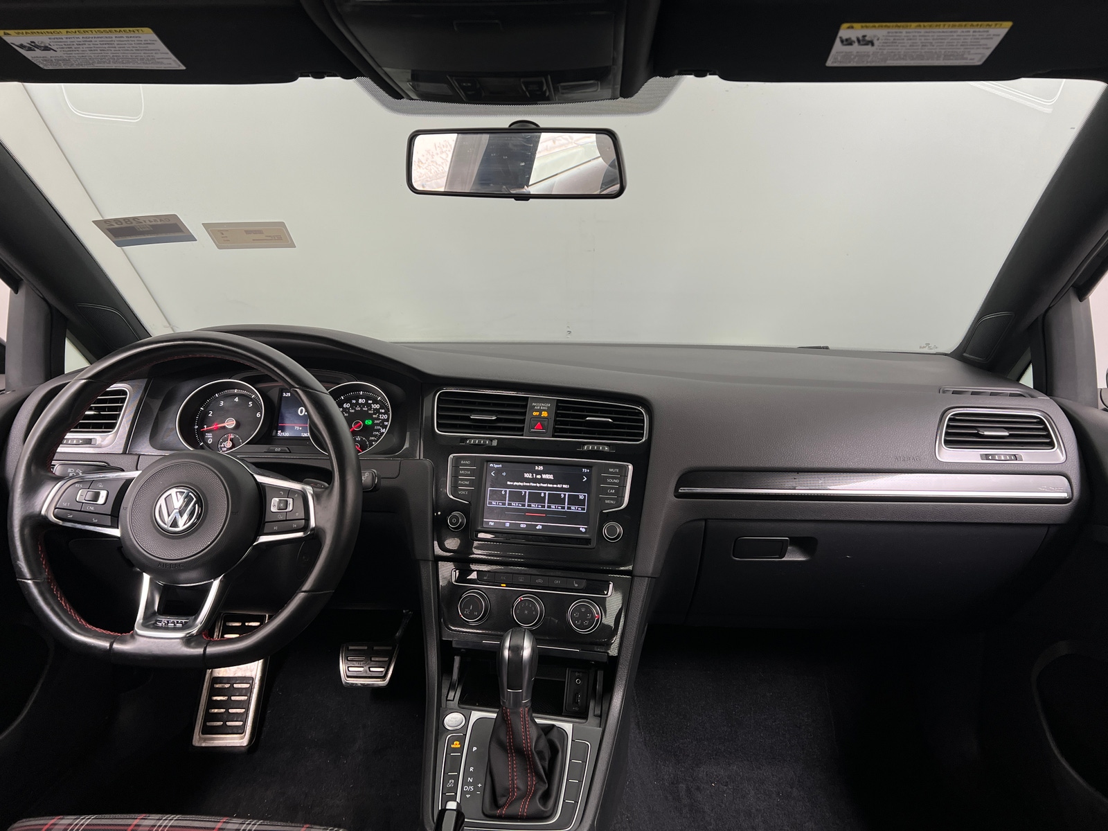 Thumbnail: 2017 Volkswagen Golf - 3