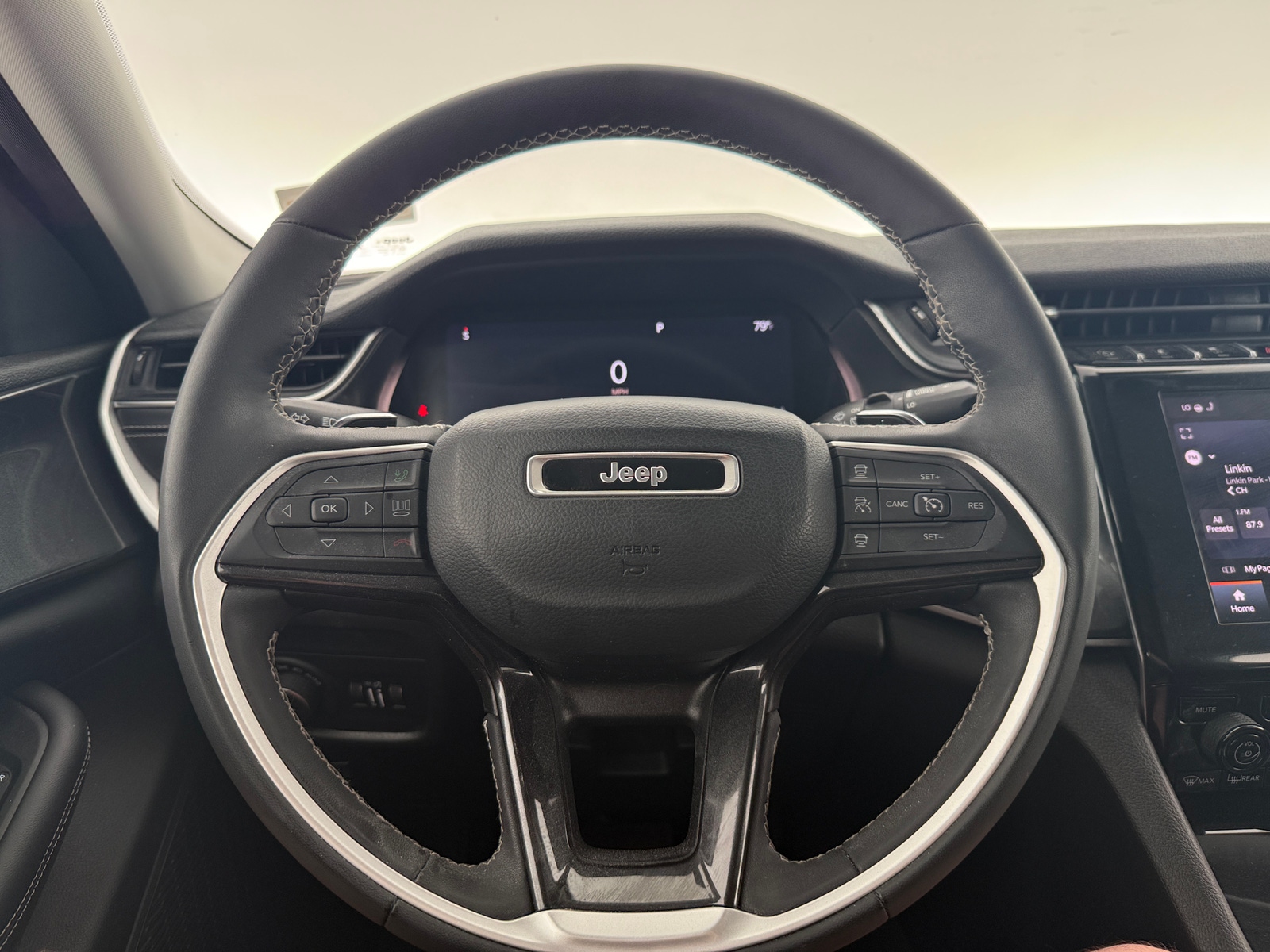 Thumbnail: 2023 Jeep Grand Cherokee L - 5