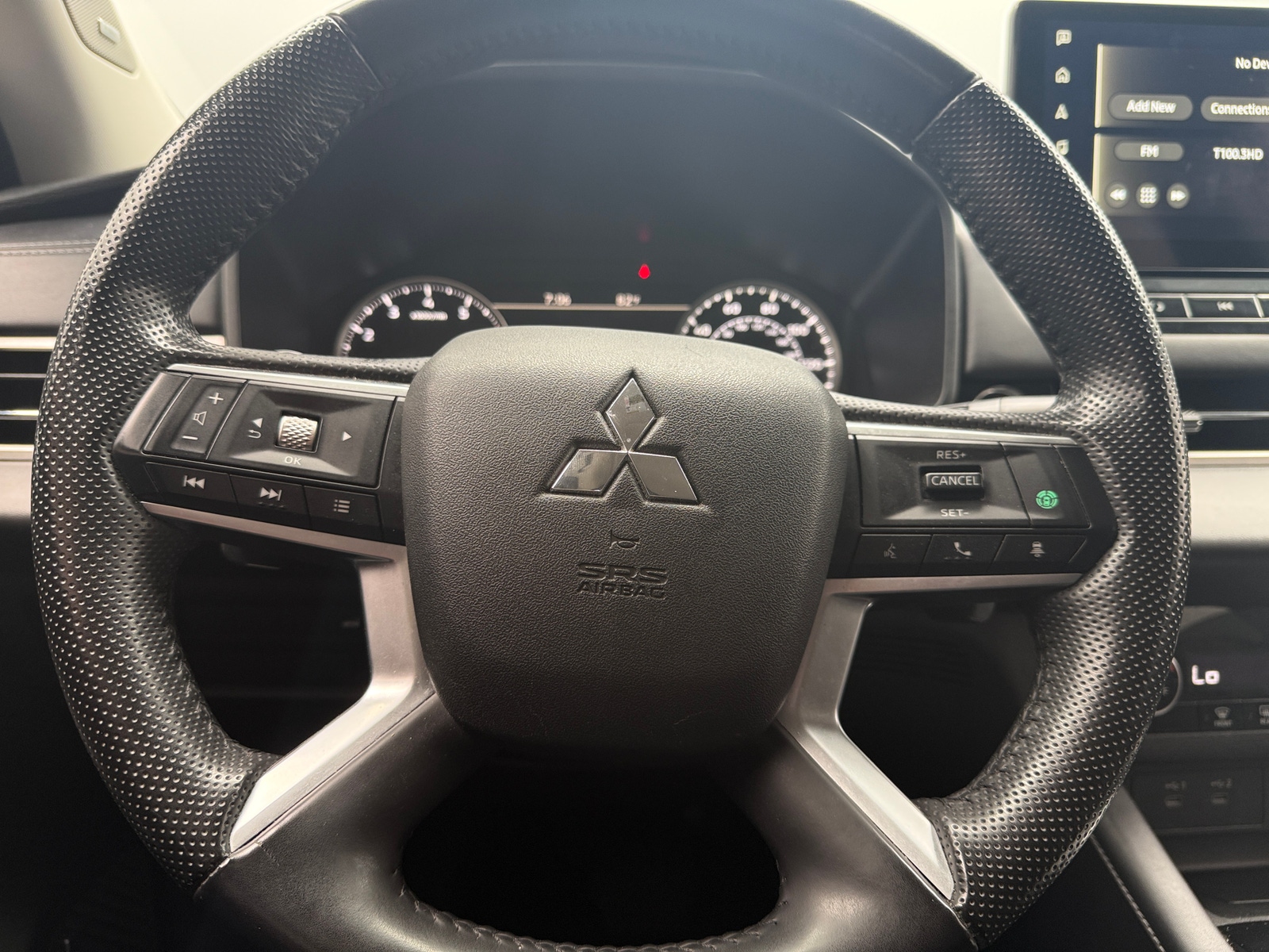 Thumbnail: 2025 Mitsubishi Outlander - 4