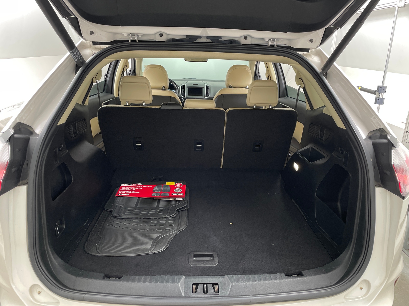 Thumbnail: 2019 Ford Edge - 6