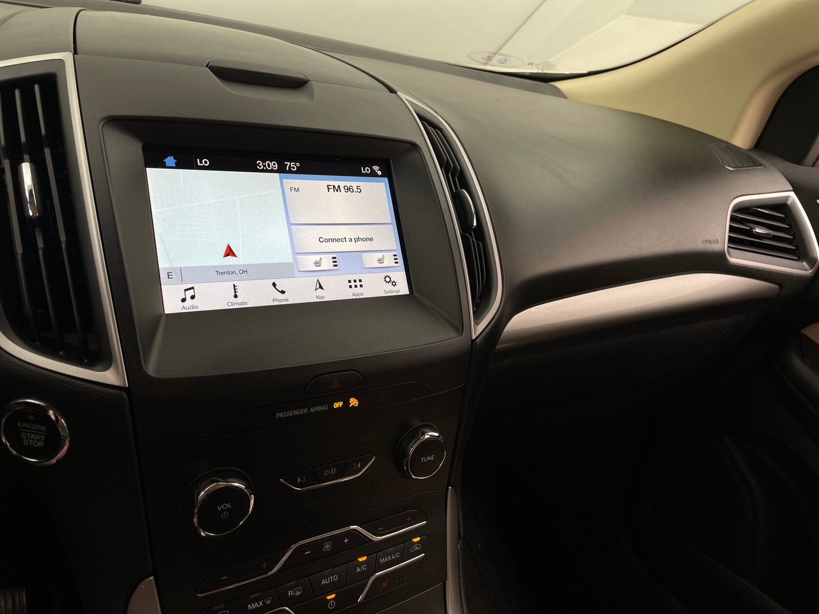 Thumbnail: 2019 Ford Edge - 3