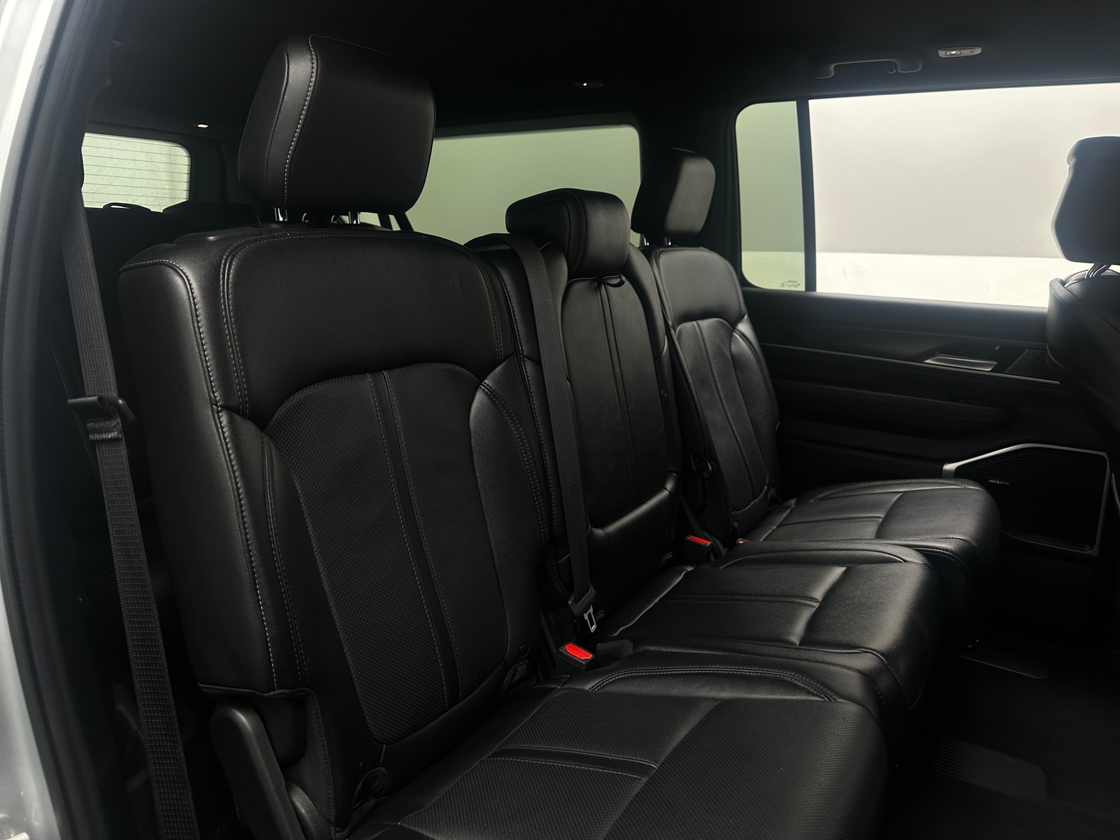 Thumbnail: 2024 Jeep Wagoneer - 5