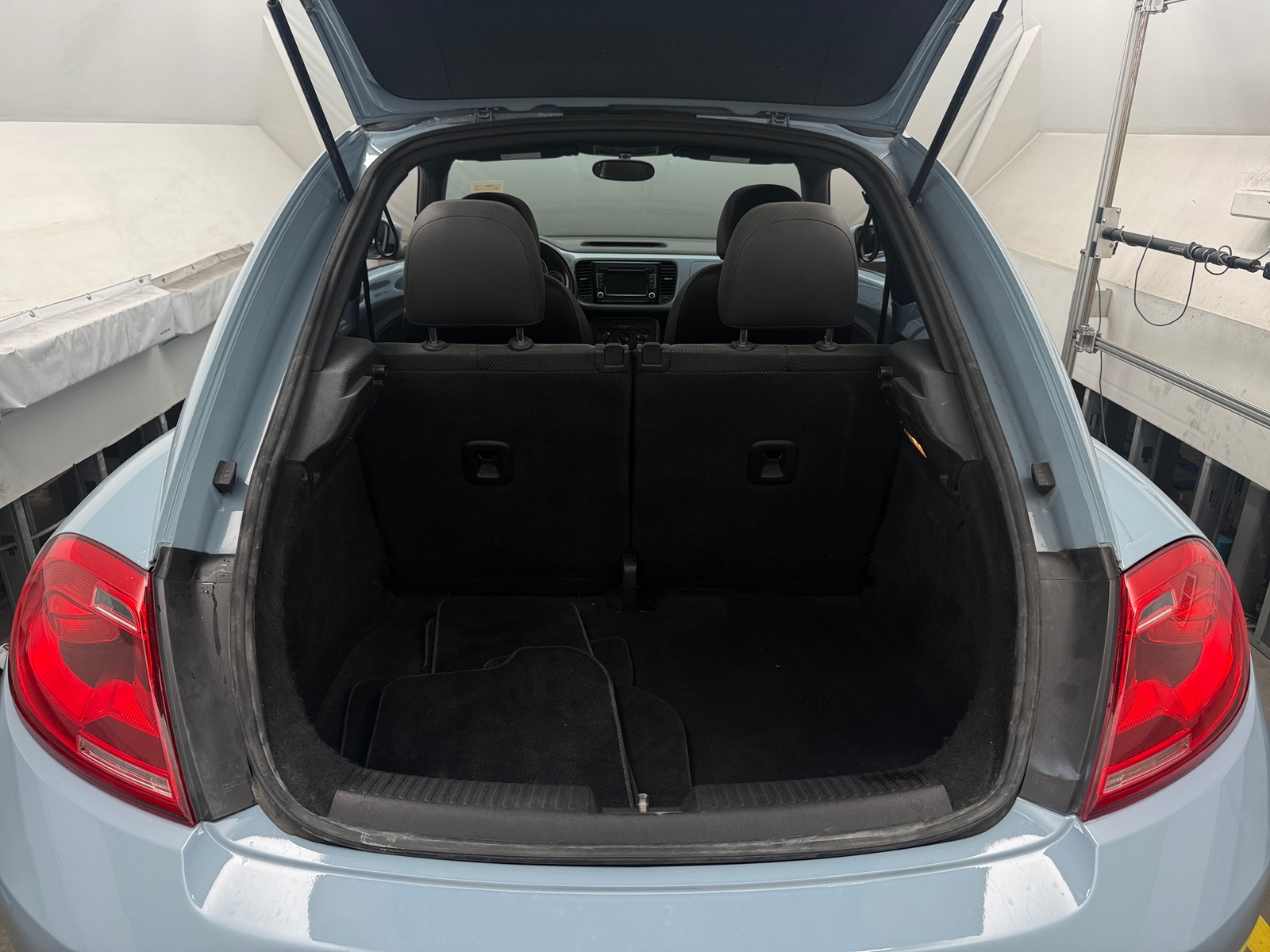 Thumbnail: 2013 Volkswagen Beetle - 6