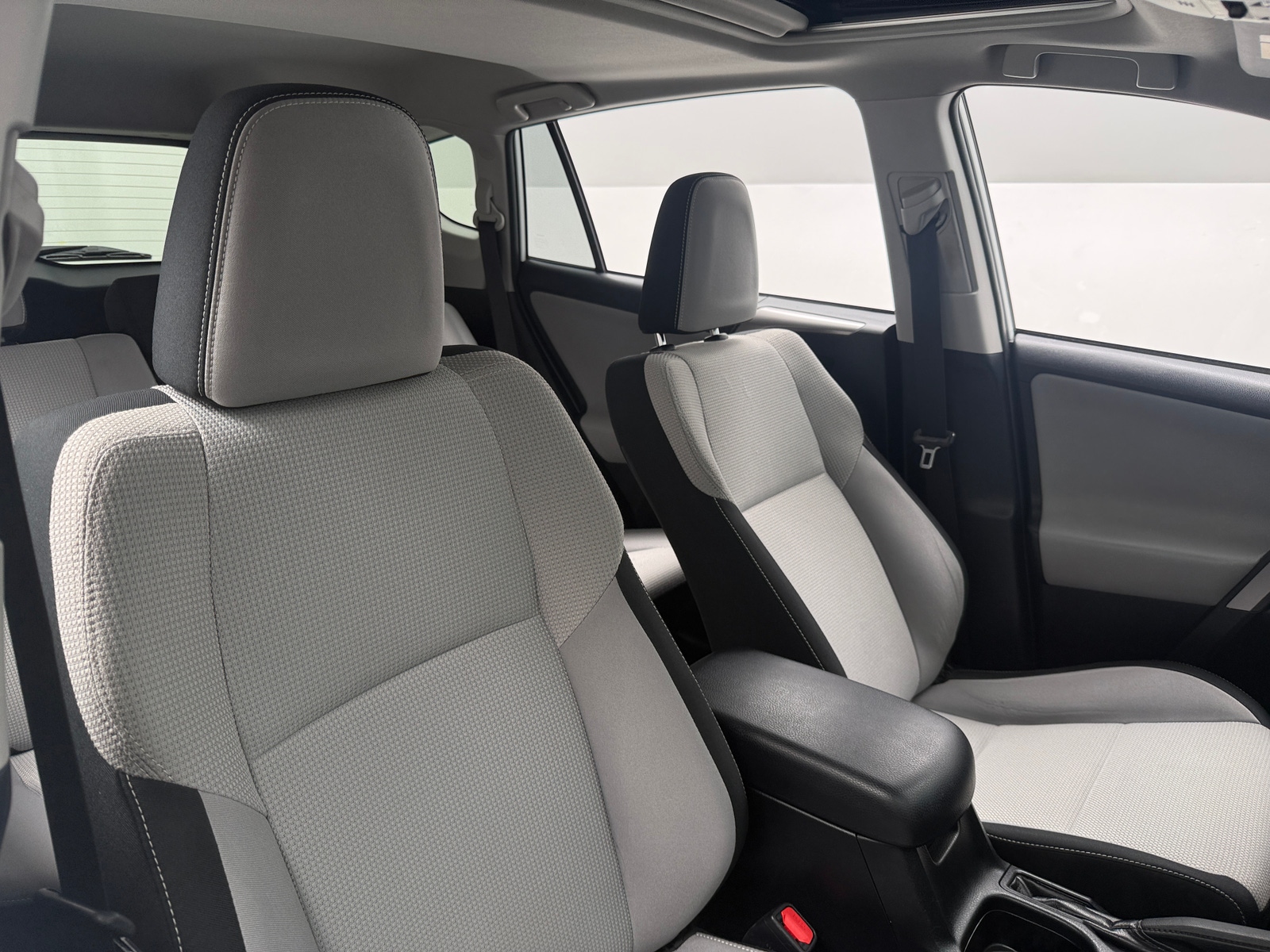 Thumbnail: 2017 Toyota RAV4 - 2