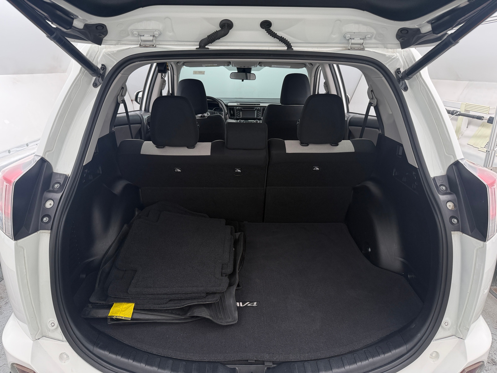 Thumbnail: 2017 Toyota RAV4 - 7