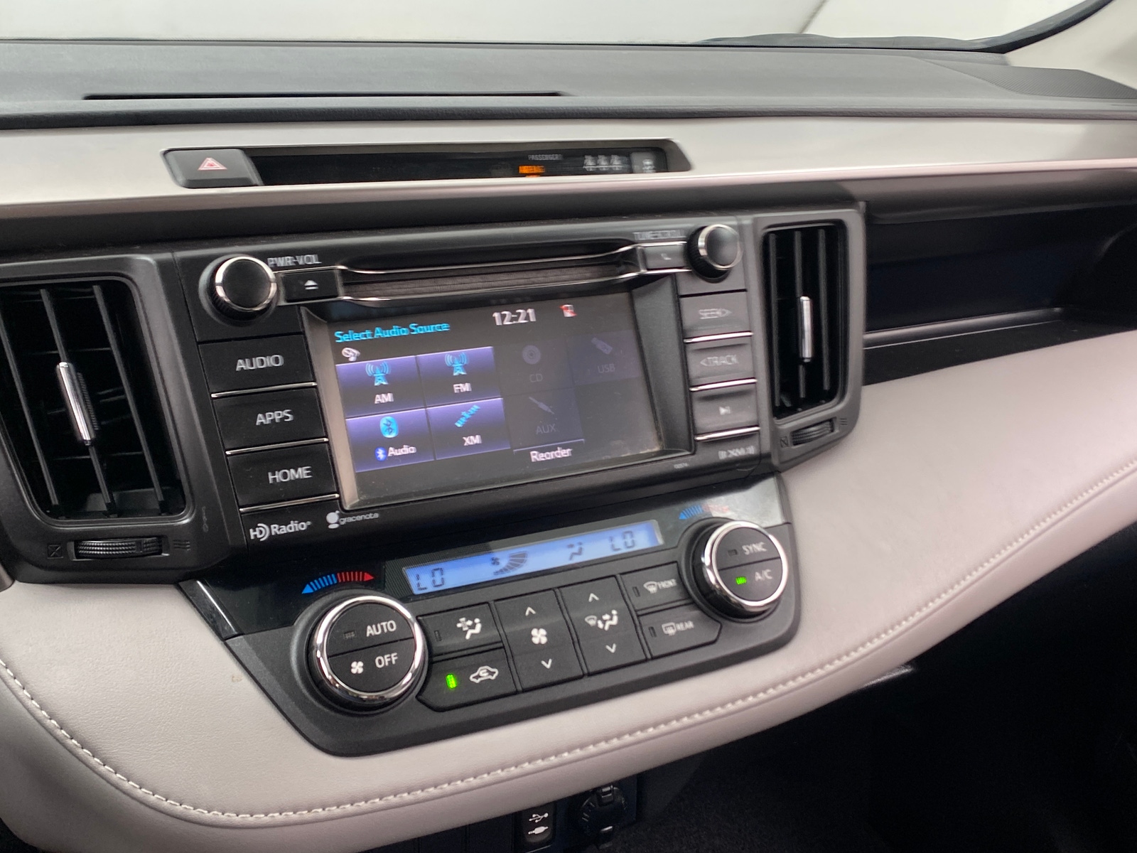 Thumbnail: 2017 Toyota RAV4 - 4
