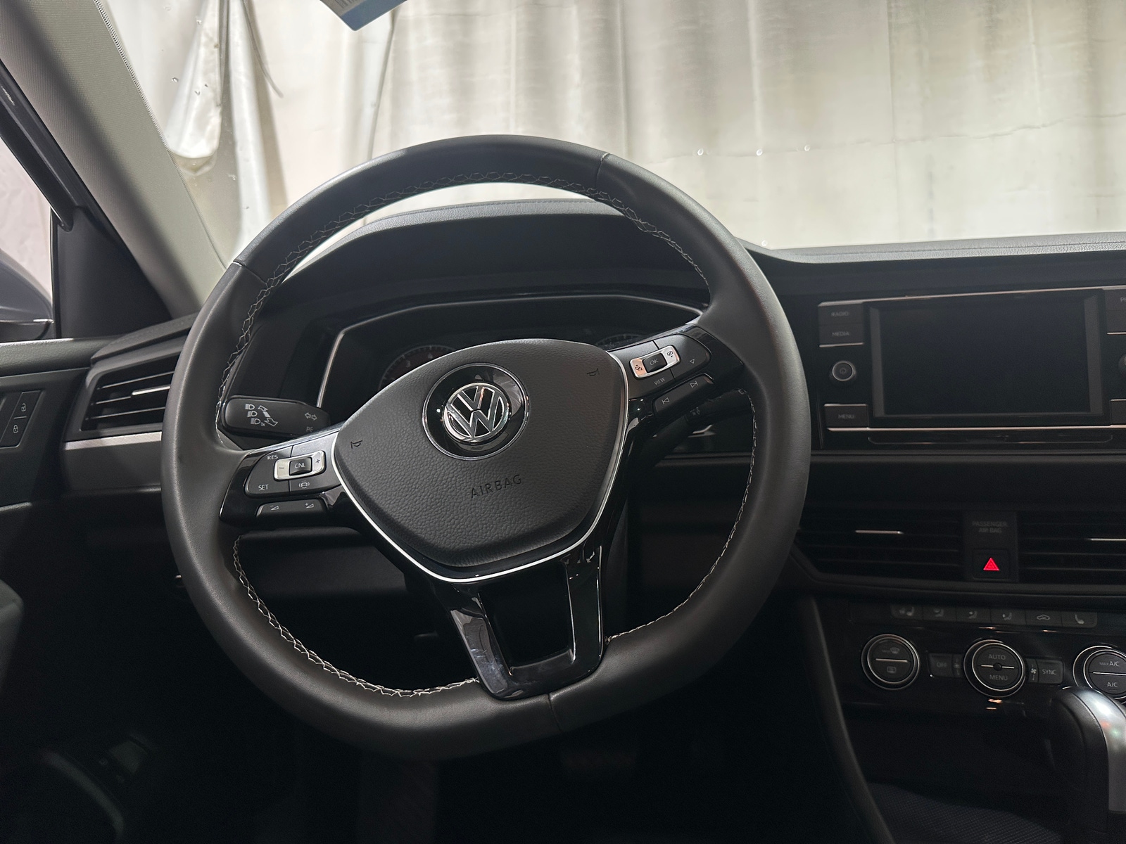 Thumbnail: 2021 Volkswagen Jetta - 4