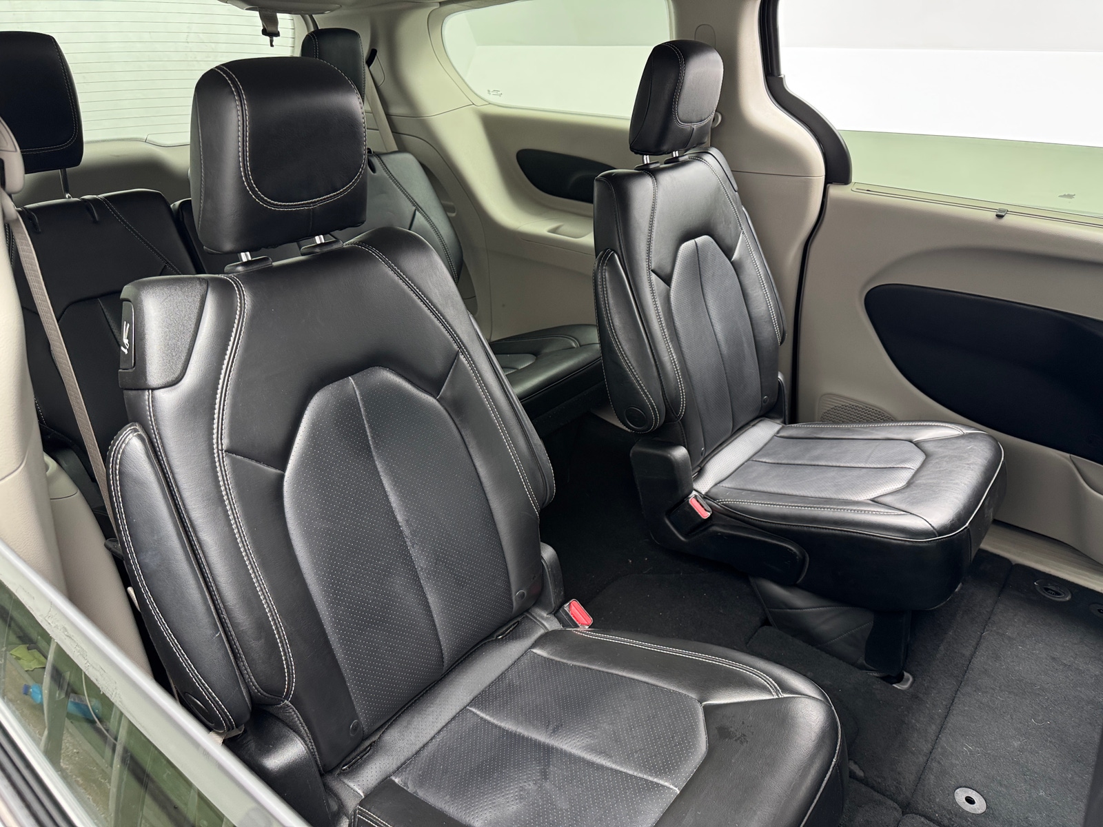 Thumbnail: 2023 Chrysler Pacifica - 5