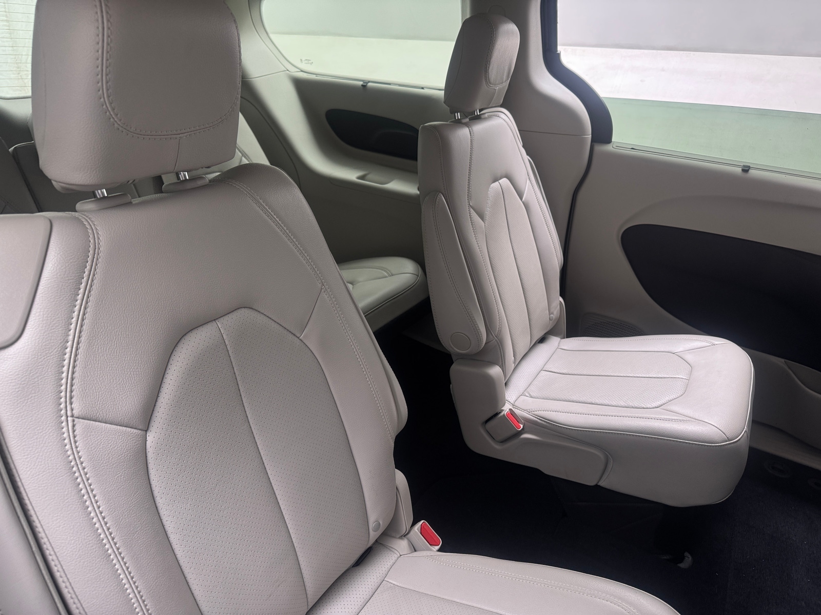Thumbnail: 2021 Chrysler Pacifica - 5