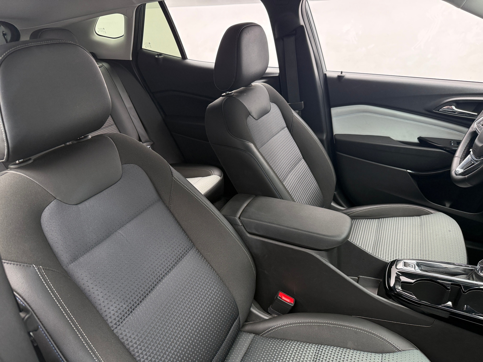 Thumbnail: 2025 Chevrolet Trax - 2