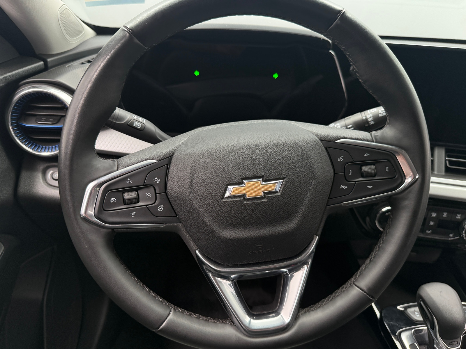 Thumbnail: 2025 Chevrolet Trax - 5