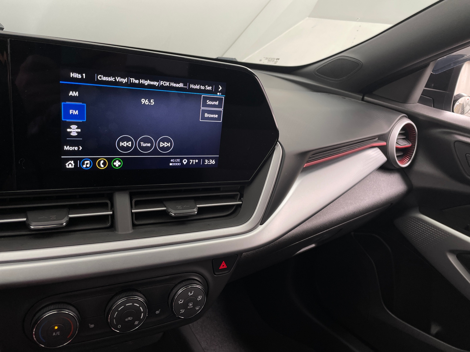 Thumbnail: 2025 Chevrolet Trax - 4