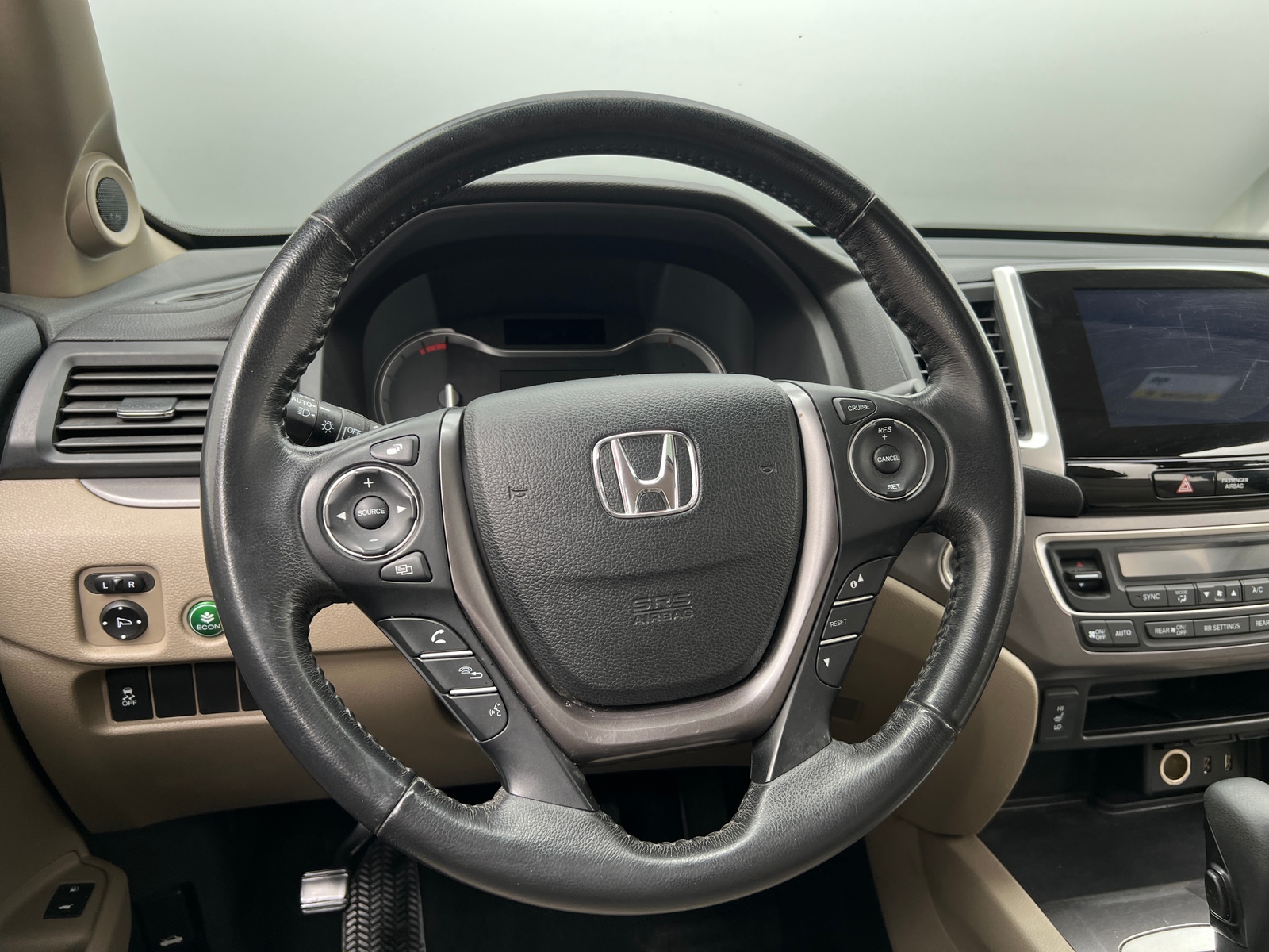 Thumbnail: 2017 Honda Pilot - 4