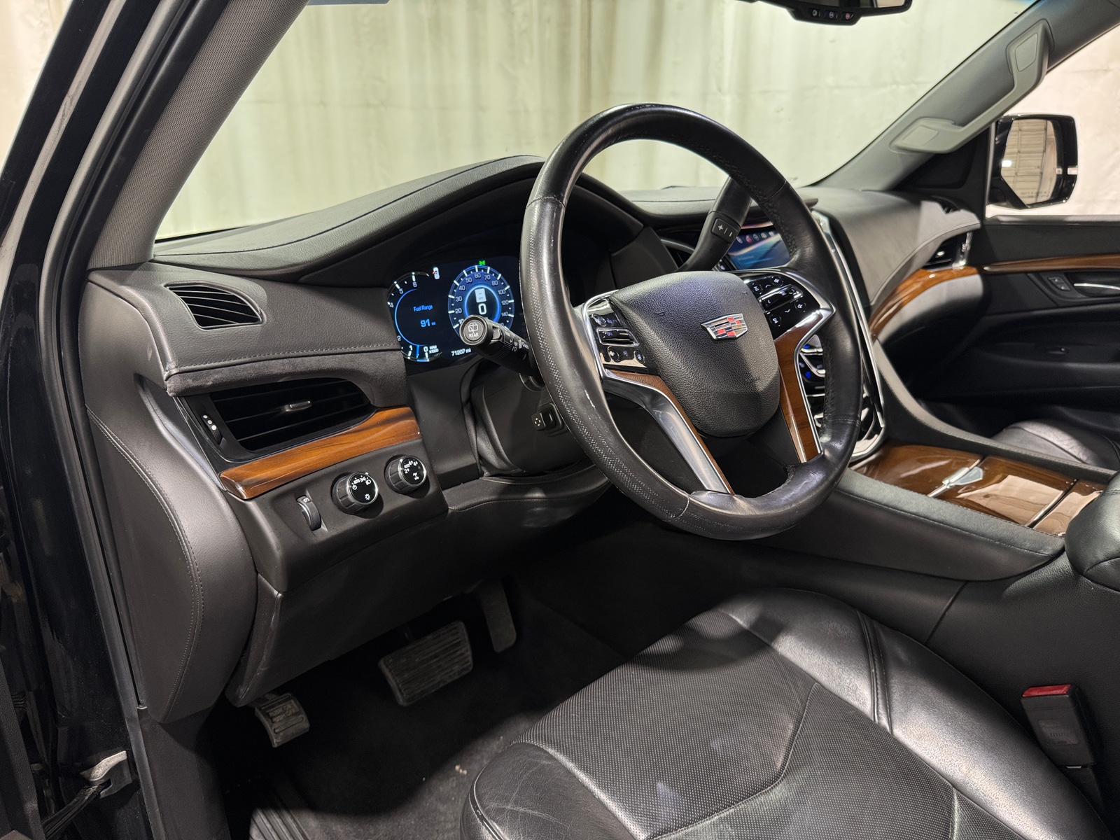 Thumbnail: 2017 Cadillac Escalade - 2