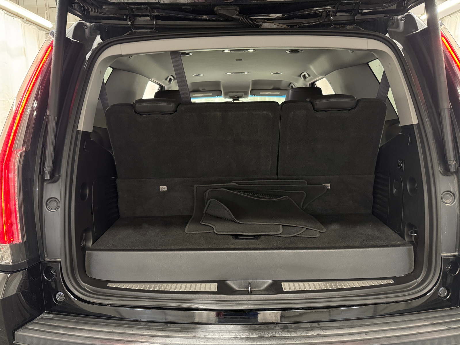 Thumbnail: 2017 Cadillac Escalade - 6