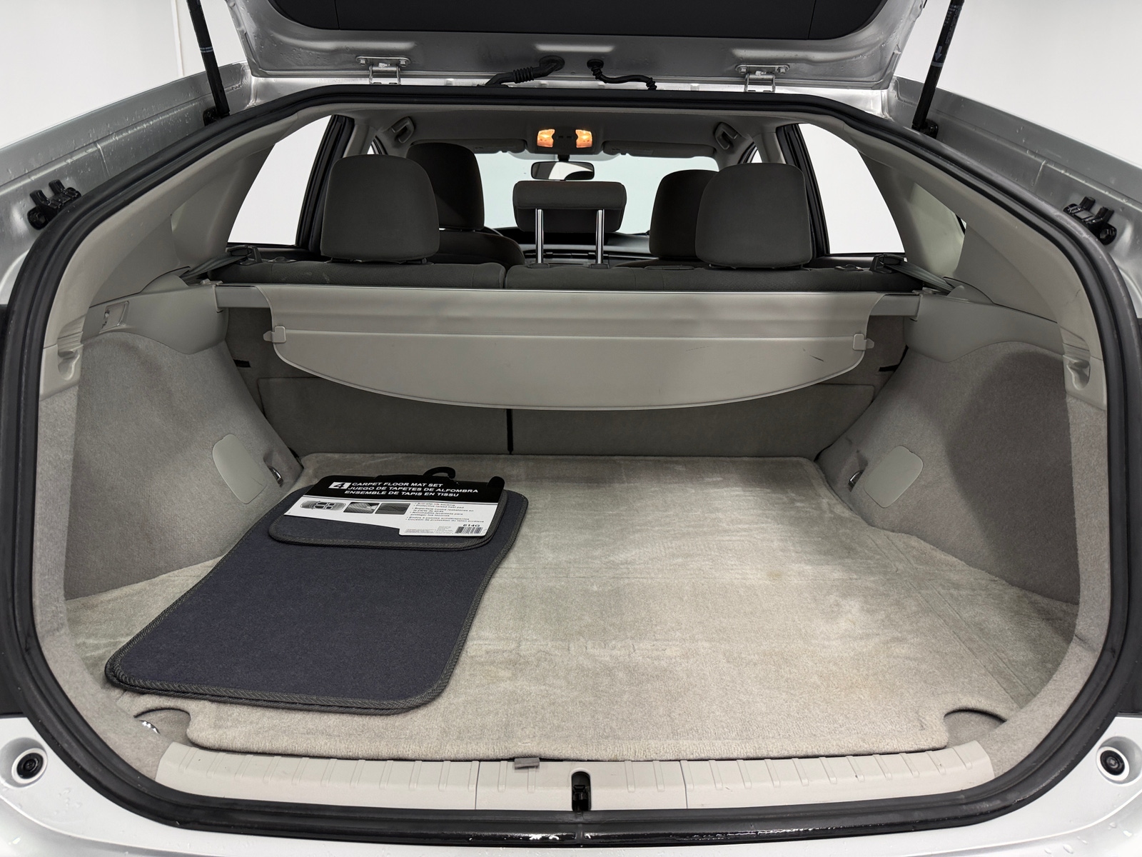 Thumbnail: 2012 Toyota Prius - 7