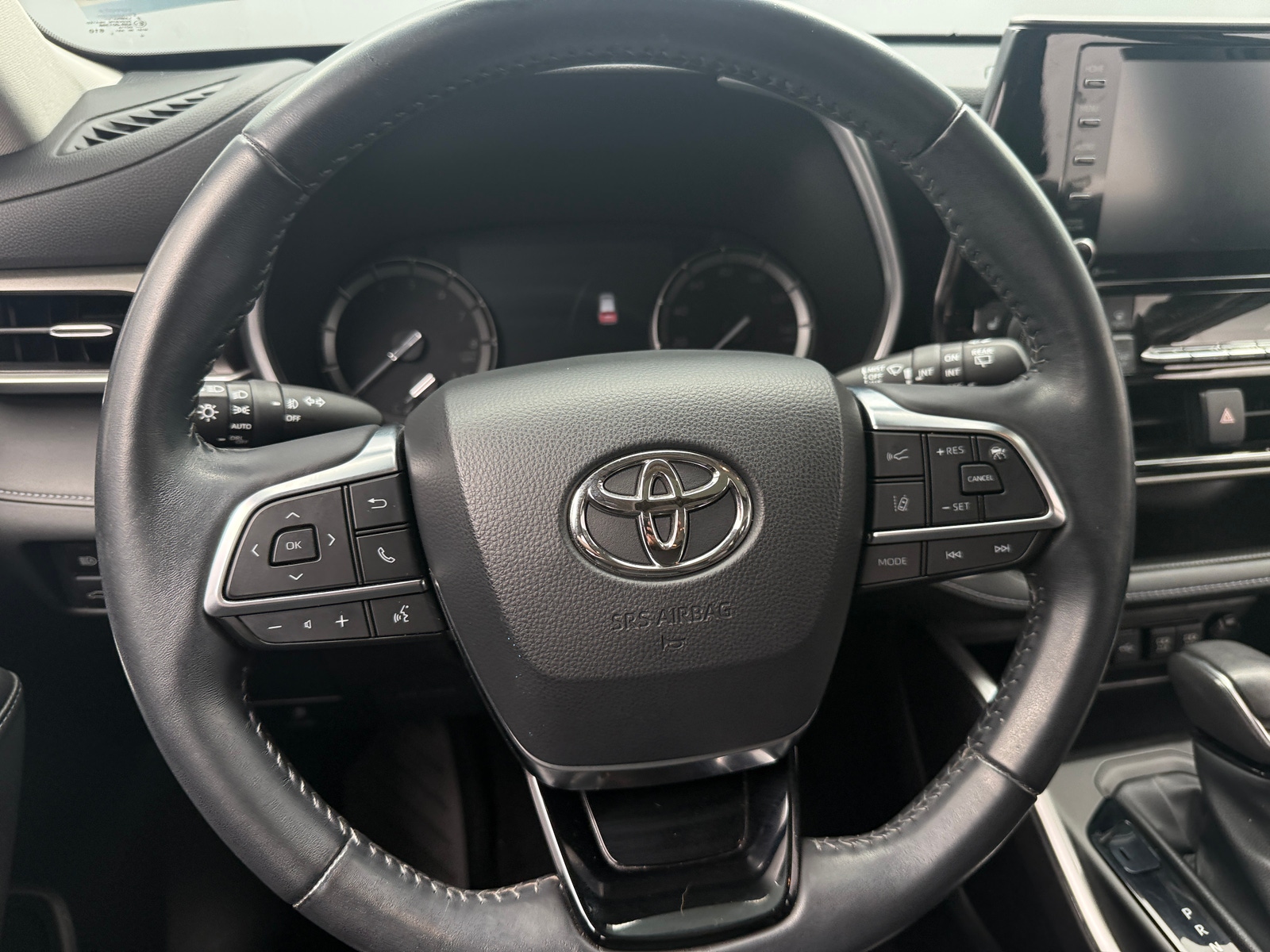 Thumbnail: 2020 Toyota Highlander - 4