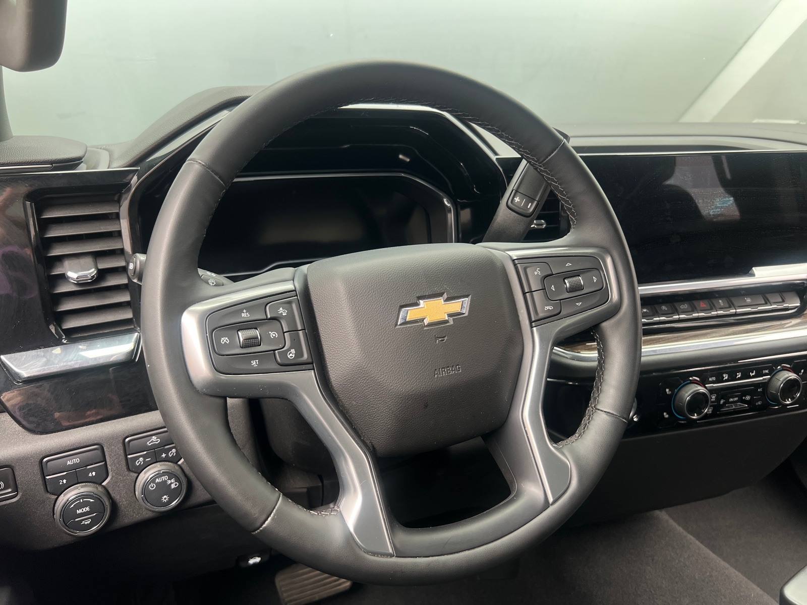 Thumbnail: 2023 Chevrolet Silverado 1500 - 5
