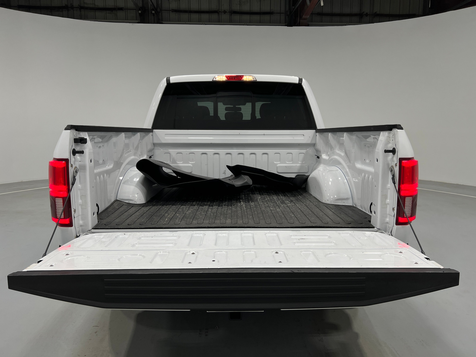 Thumbnail: 2019 Ford Econoline - 7