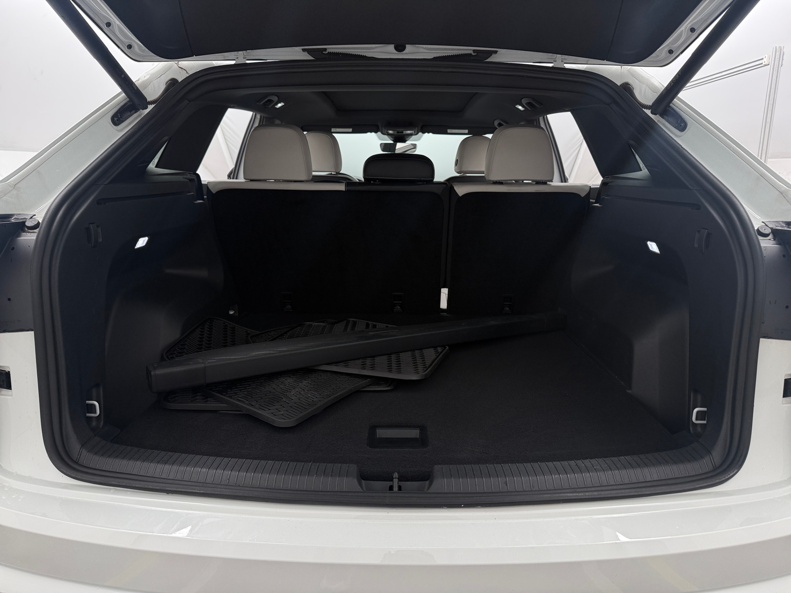 Thumbnail: 2024 Volkswagen Atlas - 6