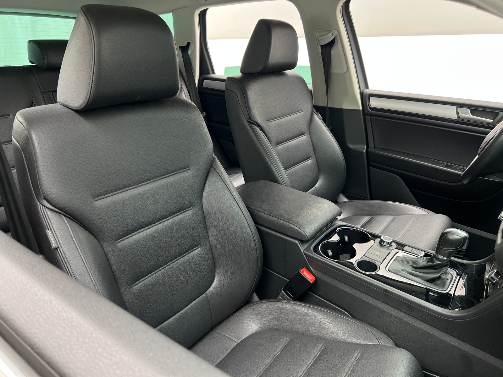 Thumbnail: 2013 Volkswagen Touareg - 2