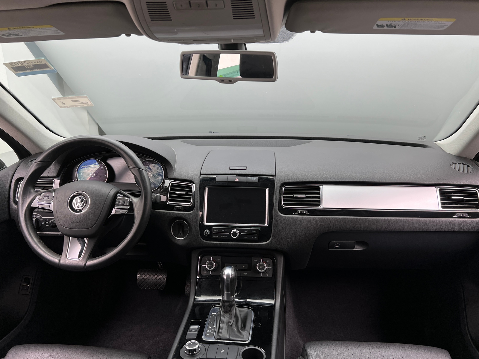 Thumbnail: 2013 Volkswagen Touareg - 3