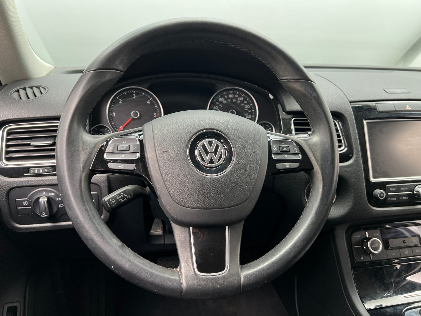 Thumbnail: 2013 Volkswagen Touareg - 5