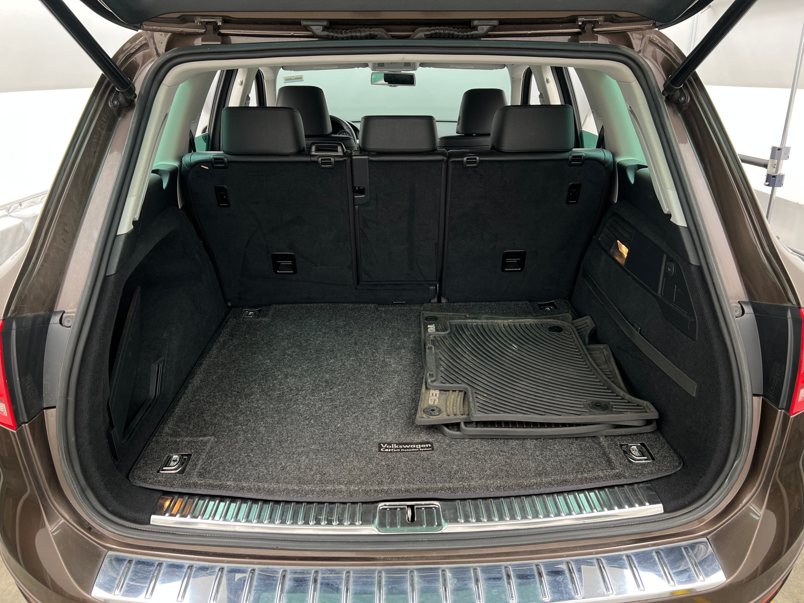 Thumbnail: 2013 Volkswagen Touareg - 7