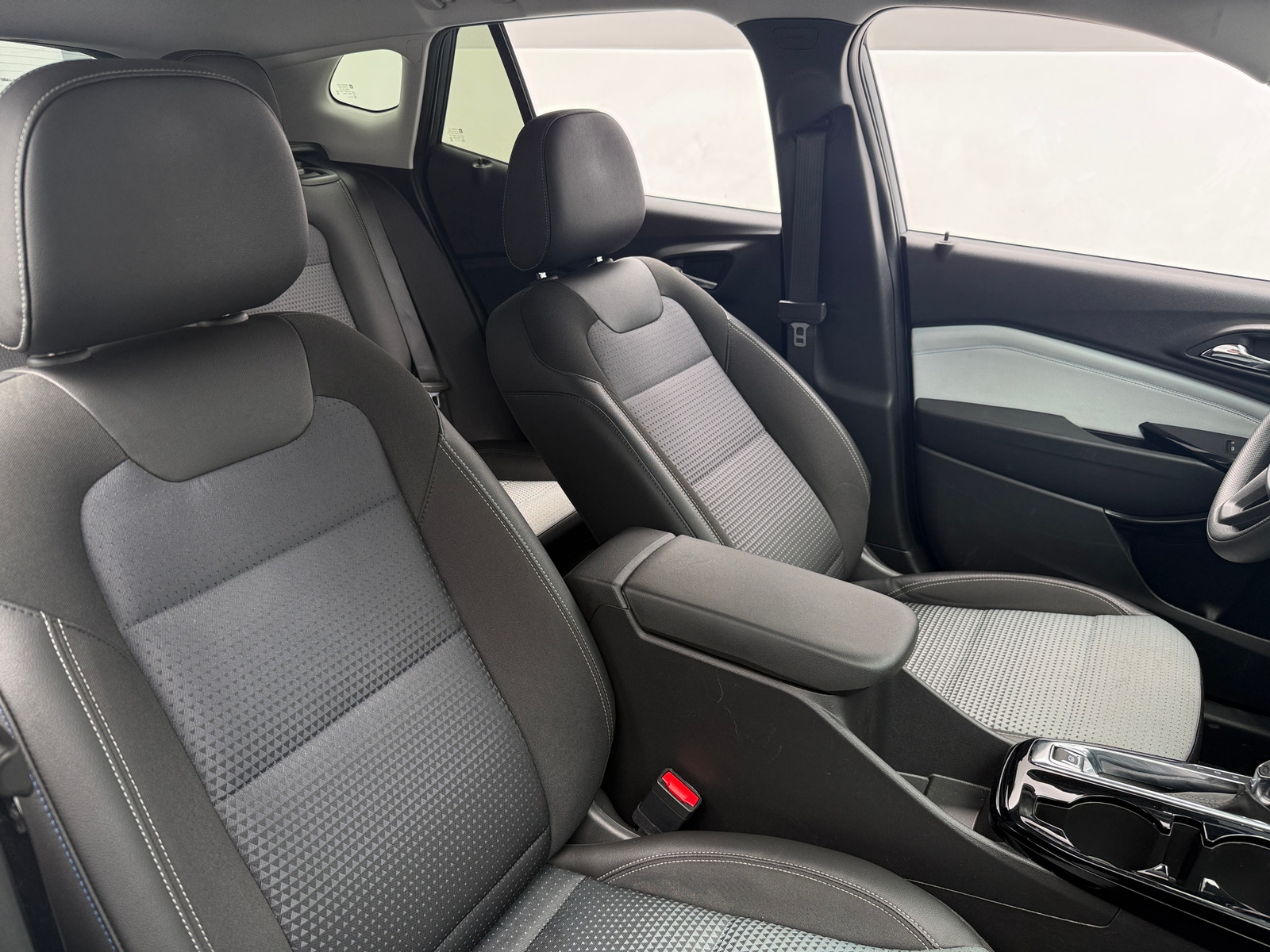 Thumbnail: 2025 Chevrolet Trax - 2