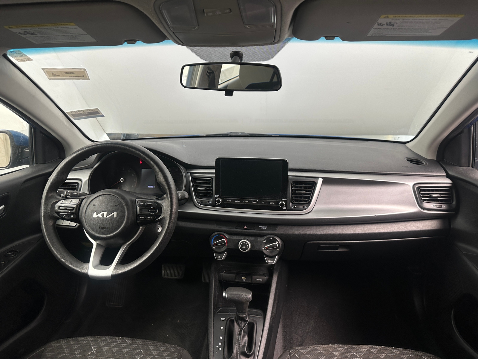 Thumbnail: 2022 Kia Rio - 3