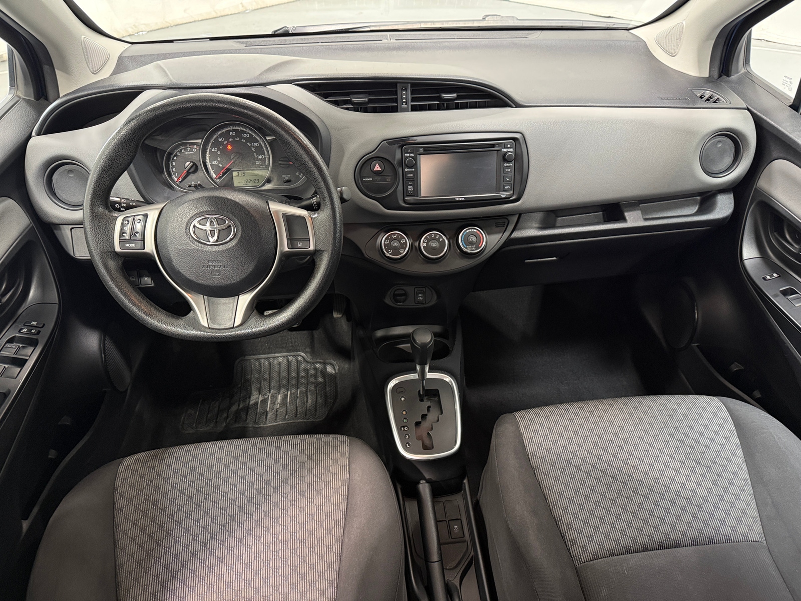 Thumbnail: 2017 Toyota Yaris - 3